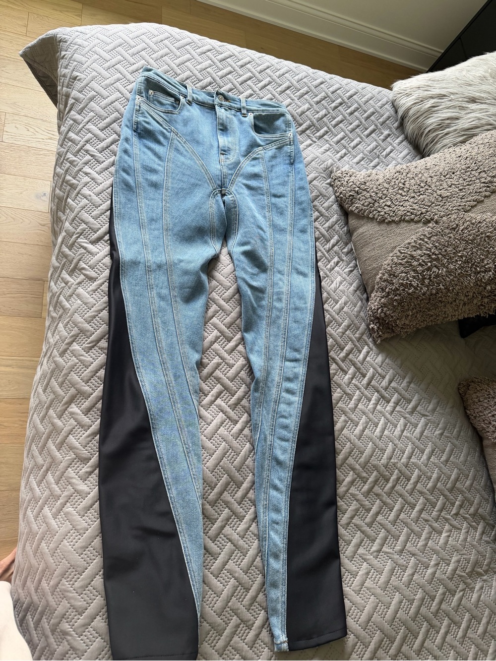 Mugler jeans, worn couple times. Sizes Fr 40 - Picture 7 of 7